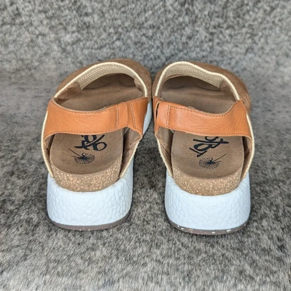 OTBT Libra Sandal Almond Women's 6 - Picture 6 of 13